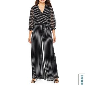 💖BRAND NEW 3/4 sleeve striped jumpsuit (size 10)